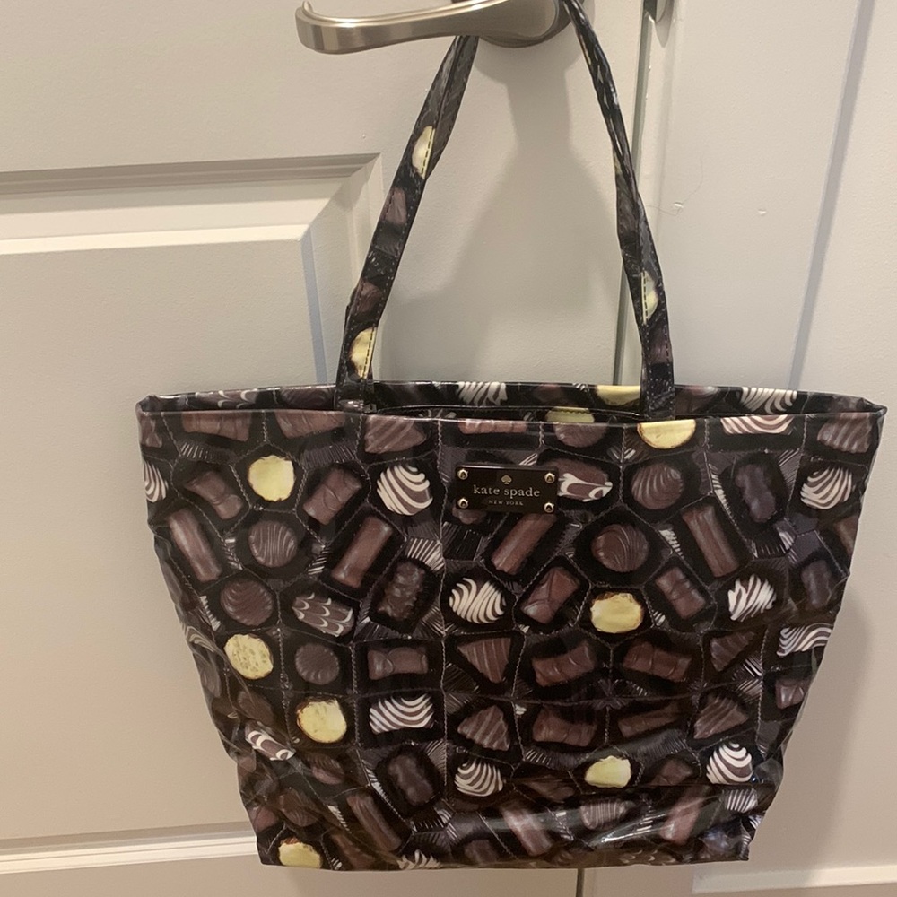 ⭐️BNWT Kate Spade Bon Shopper Chocolates Daycation⭐️Bon Bons - Picture 2 of 4